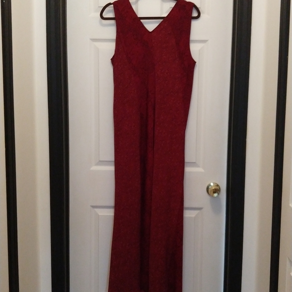 Burgundy dress - Picture 2 of 5